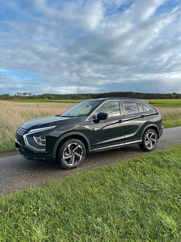 Gebraucht Mitsubishi Eclipse Cross Plus 188 PS (138 kW) 2022 Schwarz SUV