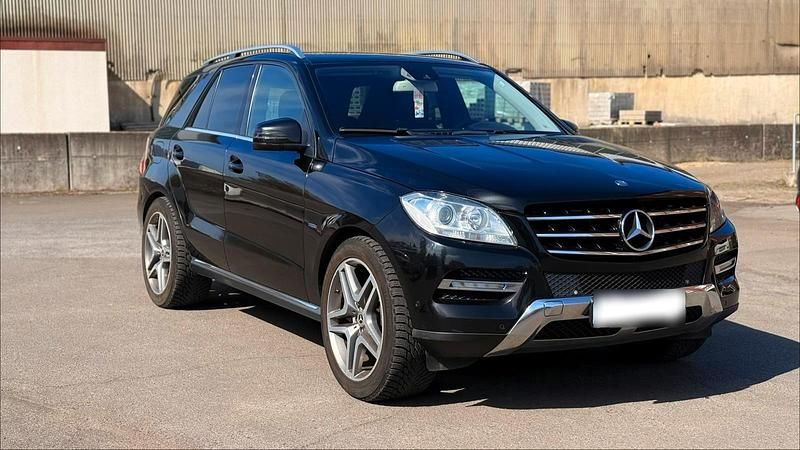 Gebraucht Mercedes ML350 258 PS (189 kW) 2012 Schwarz SUV