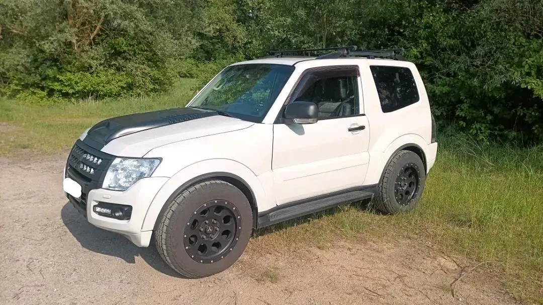 Gebraucht Mitsubishi Pajero Instyle 200 PS (147 kW) 2015 Weiß SUV