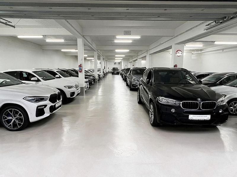 Second-hand BMW 318 143 CP (105 kW) 2010 Albastru Berlinǎ