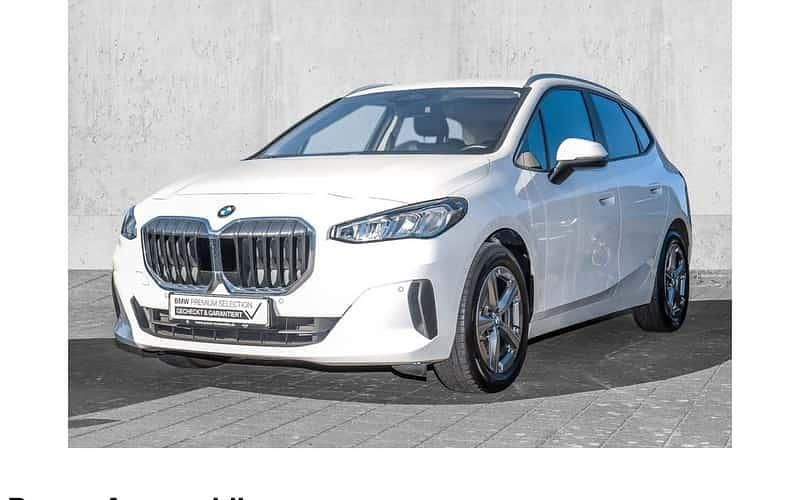 Weiß Gebraucht 2022 BMW 218 Sport Line Kombi | 20.995 € (Guter Preis) - Bild 1/4