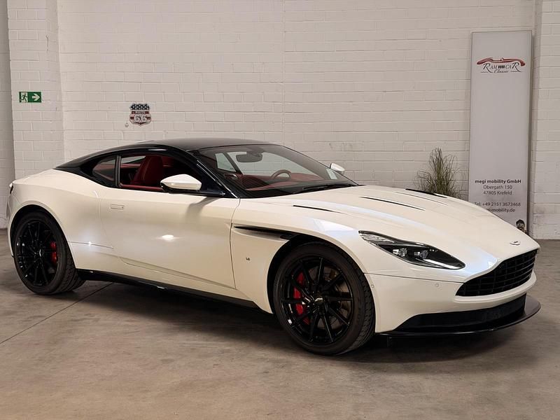 Second-hand Aston Martin DB11 608 CP (447 kW) 2017 Alb Coupe