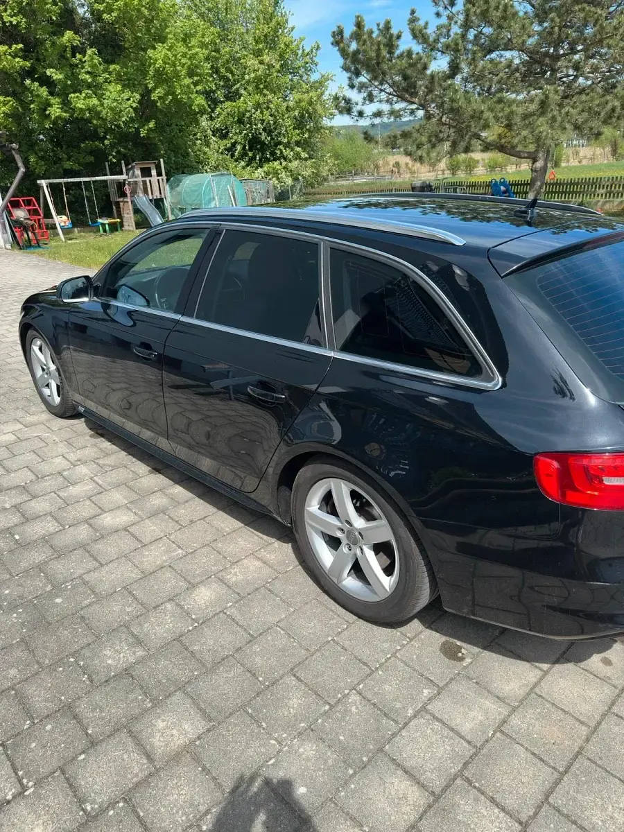 Gebraucht Audi A4 143 PS (105 kW) 2012 Schwarz Kombi