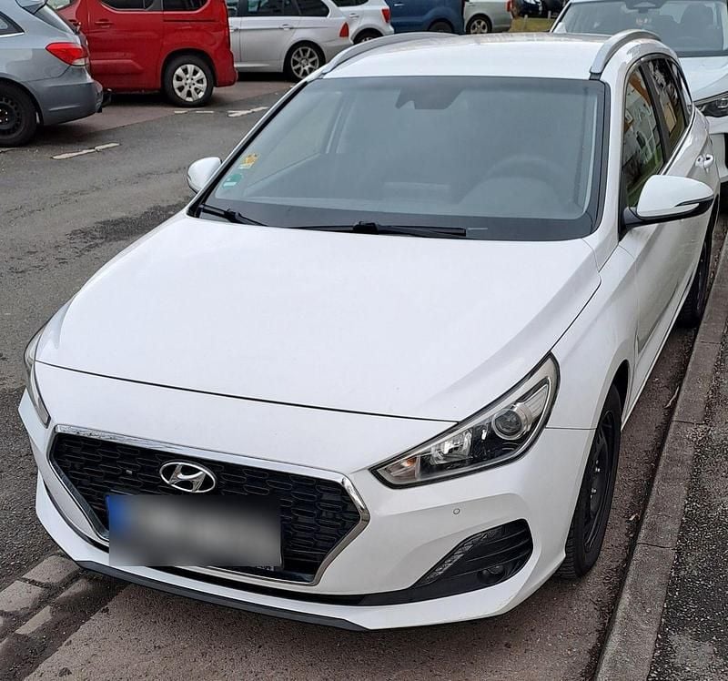 Gebraucht Hyundai i30 Style 140 PS (102 kW) 2019 Weiß Kombi