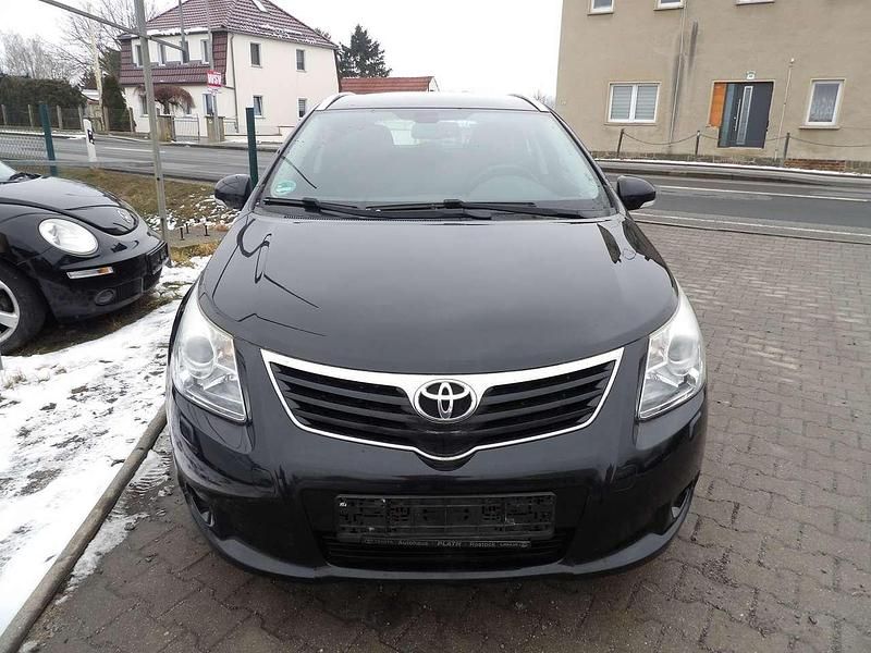 Gebraucht Toyota Avensis Sol 147 PS (108 kW) 2010 Schwarz Kombi