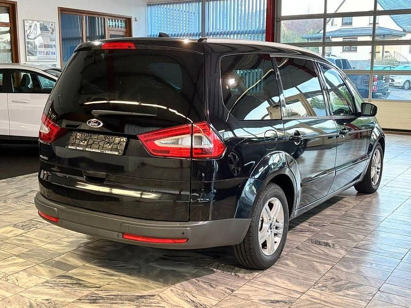 Gebraucht Ford Galaxy Champions Edition 140 PS (102 kW) 2012 Pantherschwarz metallic Van / Kleinbus