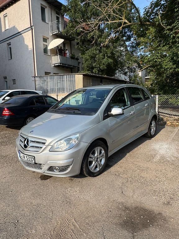 Gebraucht 2009 Mercedes B180 Van / Kleinbus | 6.900 € (Teuer) - Bild 1/4