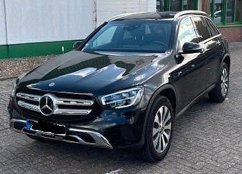 Schwarz Gebraucht 2022 Mercedes GLC300e SUV | 33.900 € (Fairer Preis) - Bild 1/4