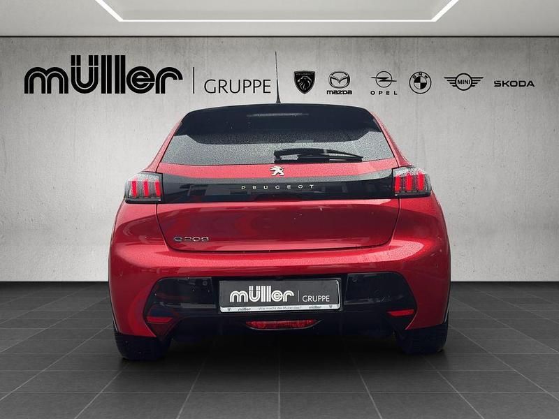 Gebraucht Peugeot e-208 Allure 100 kW (136 PS) 2023 Elixir rot Kleinwagen