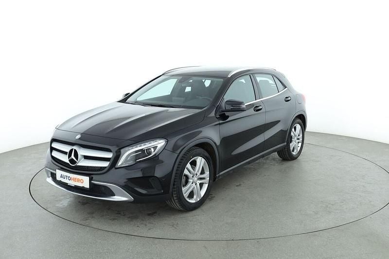 Schwarz Gebraucht 2016 Mercedes GLA180 Urban SUV | 17.290 € (Fairer Preis) - Bild 1/3