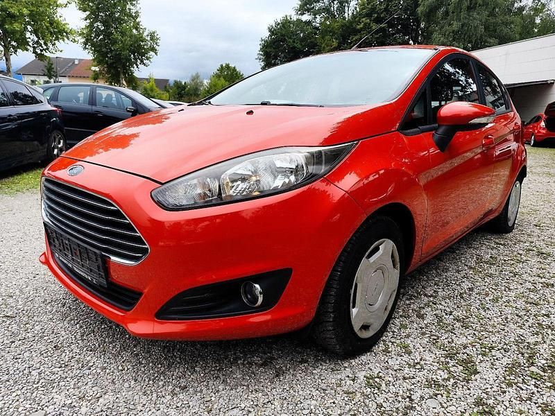 Rot Gebraucht 2015 Ford Fiesta SYNC Edition Kleinwagen | 3.200 € (Superpreis) - Bild 1/4