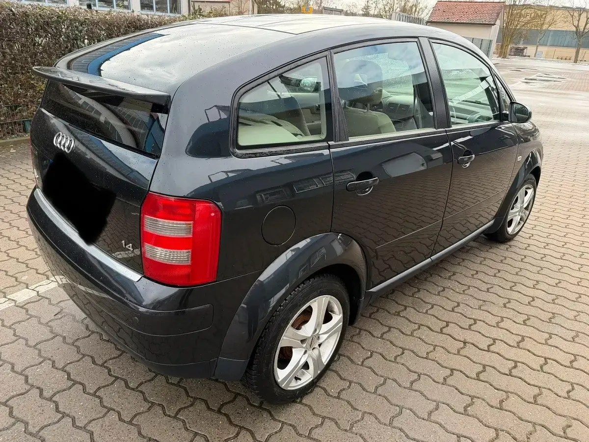 Gebraucht Audi A2 75 PS (55 kW) 2002 Schwarz Kleinwagen