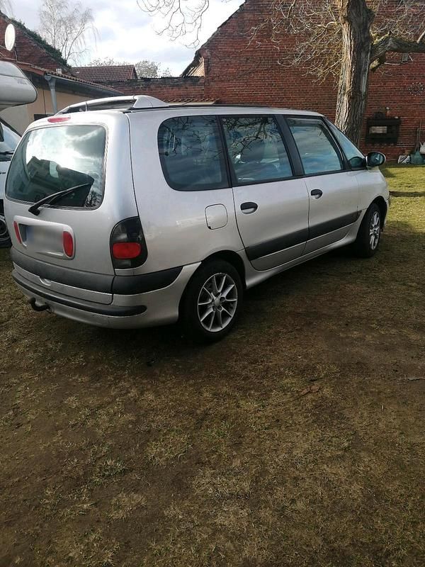 Gebraucht Renault Espace 140 PS (102 kW) 2000 Silber Van / Kleinbus