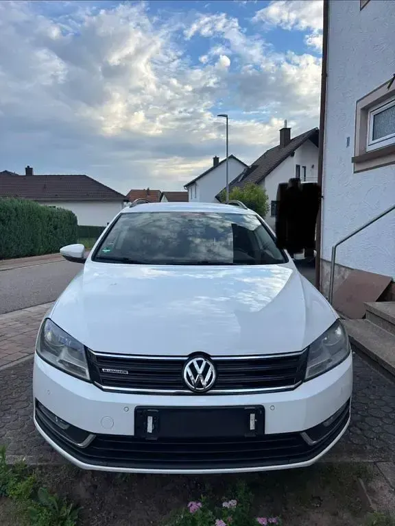 Gebraucht VW Passat 105 PS (77 kW) 2013 Weiß Kombi