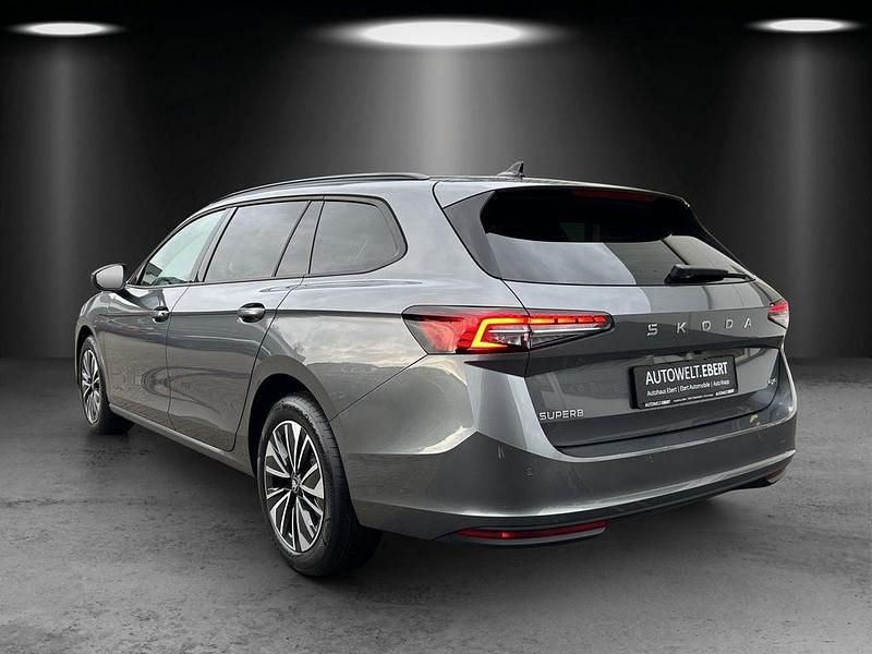 Neu Skoda Superb Selection 193 PS (141 kW) 2026 Grau Limousine