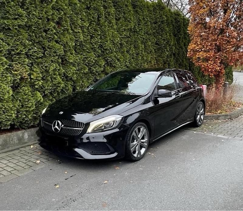 Schwarz Gebraucht 2018 Mercedes A220 AMG line Limousine | 19.300 € (Guter Preis) - Bild 1/4