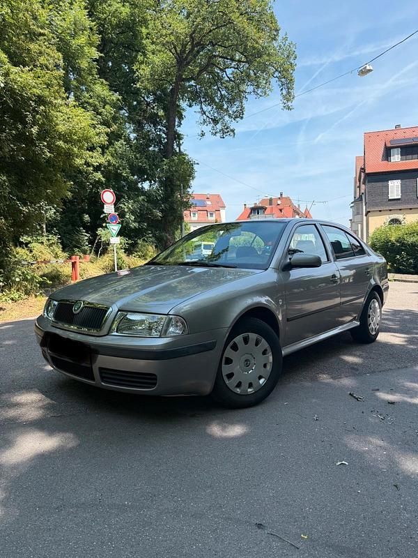 Gold Gebraucht 2007 Skoda Octavia Limousine | 3.150 € (Fairer Preis) - Bild 1/4