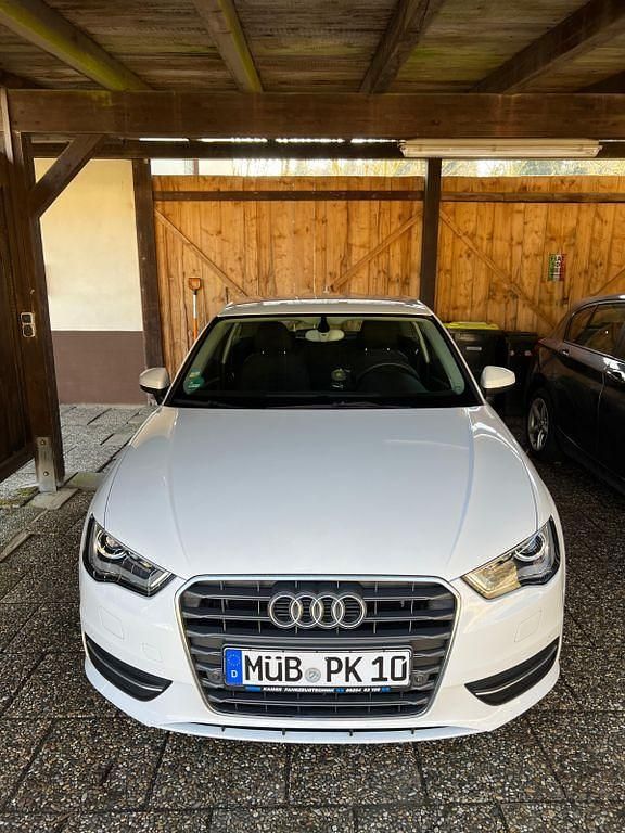 Gebraucht Audi A3 Attraction 110 PS (80 kW) 2014 Weiß Limousine