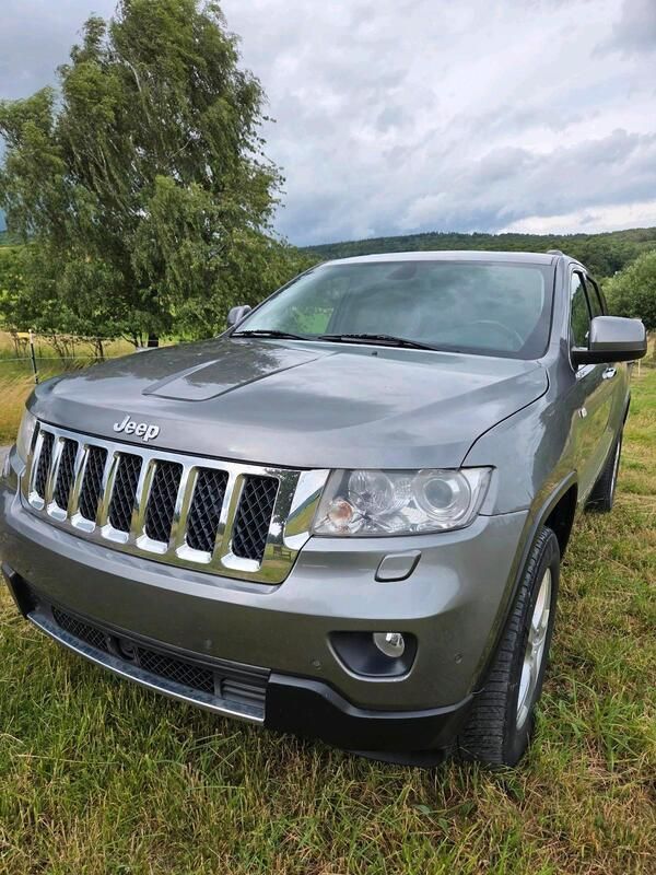 Silber Gebraucht 2012 Jeep Cherokee SUV | 8.600 € - Bild 1/4