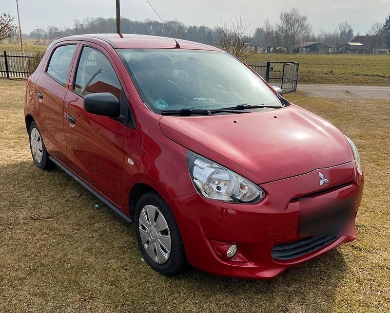 Gebraucht Mitsubishi Space Star 70 PS (51 kW) 2013 Rot Van / Kleinbus