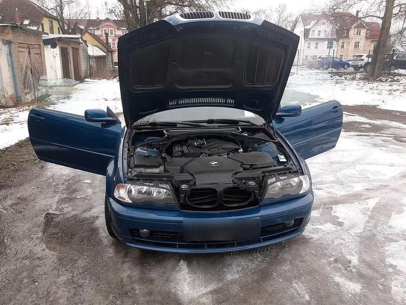 Gebraucht BMW 318 Cabriolet 143 PS (105 kW) 2002 Blau Cabrio