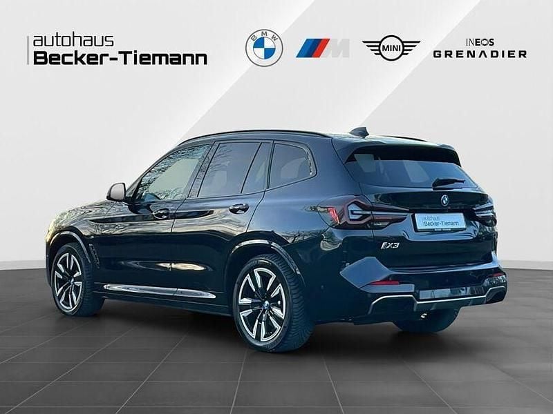 Gebraucht BMW iX3 M Sport 210 kW (286 PS) 2024 M carbonschwarz SUV