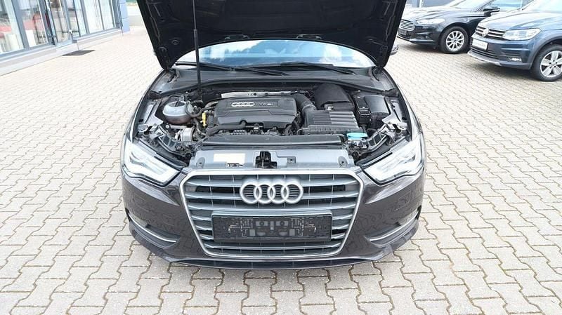 Gebraucht Audi A3 Attraction 179 PS (131 kW) 2013 Braun Limousine