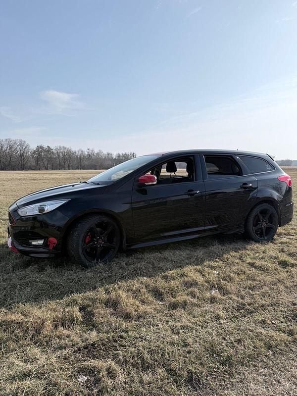 Usata Ford Focus ST-Line 150 CV (110 kW) 2016 Nero Station wagon