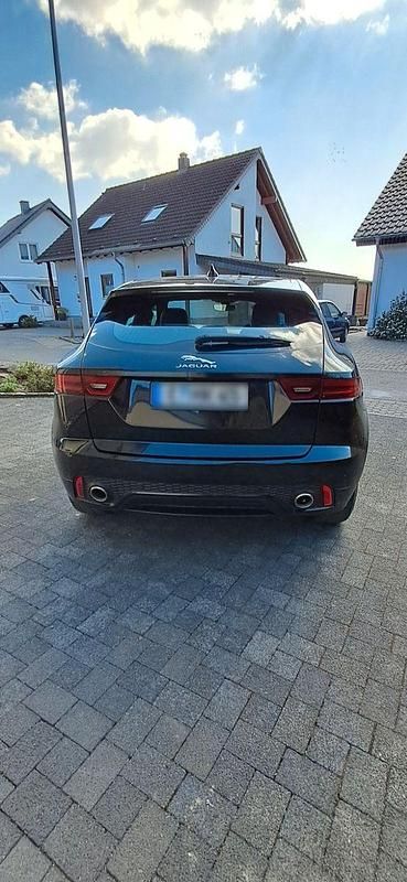 Używany Jaguar E-Pace Chequered Flag 249 KM (183 kW) 2019 Czarny SUV