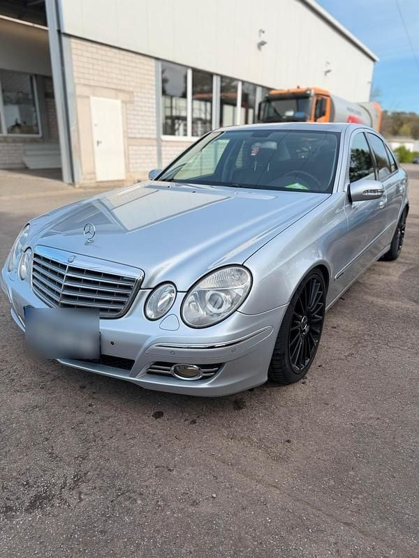 Usata Mercedes E420 314 CV (230 kW) 2005 Argento Berlina