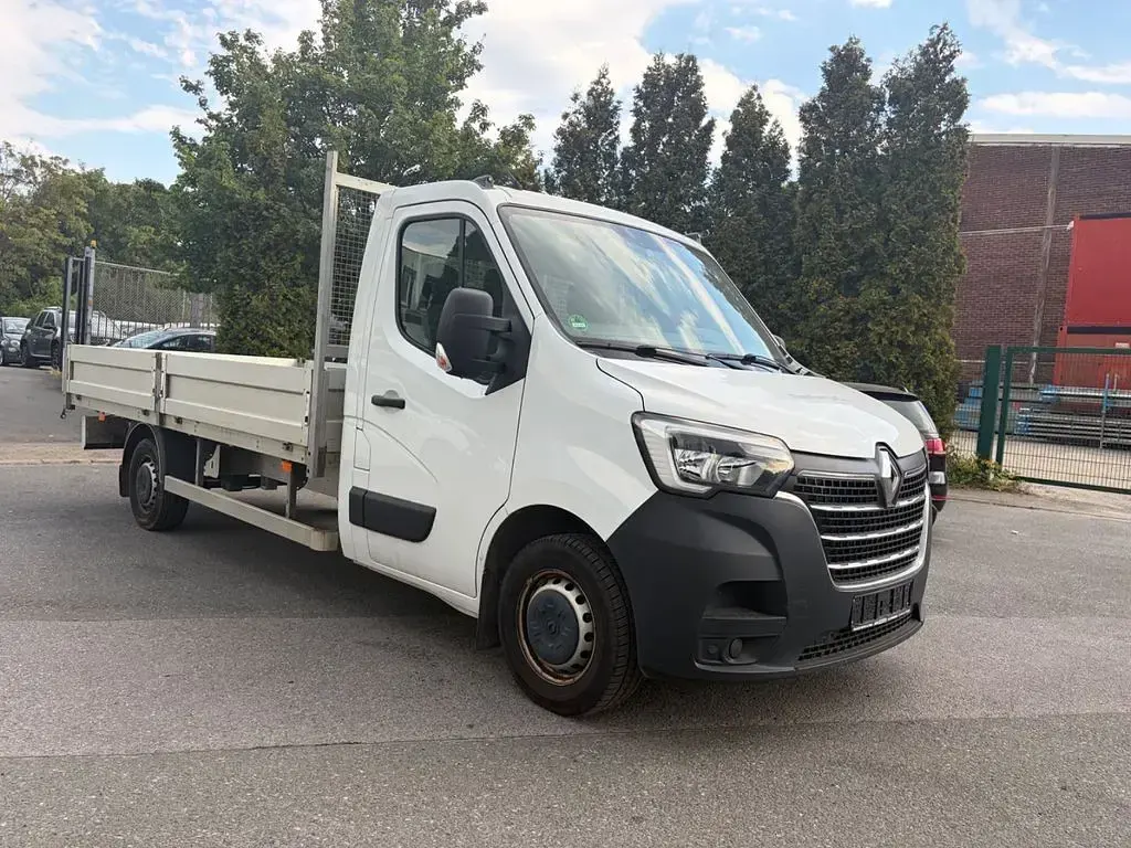 Gebraucht Renault Master 179 PS (131 kW) 2021 Weiß Van / Kleinbus
