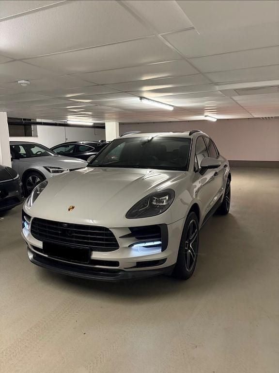 Grau Gebraucht 2019 Porsche Macan S Chrono SUV | 49.999 € (Teuer) - Bild 1/4