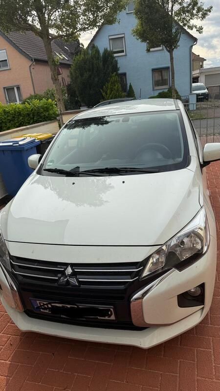 Weiß Gebraucht 2024 Mitsubishi Space Star Select Kleinwagen | 10.999 € - Bild 1/4