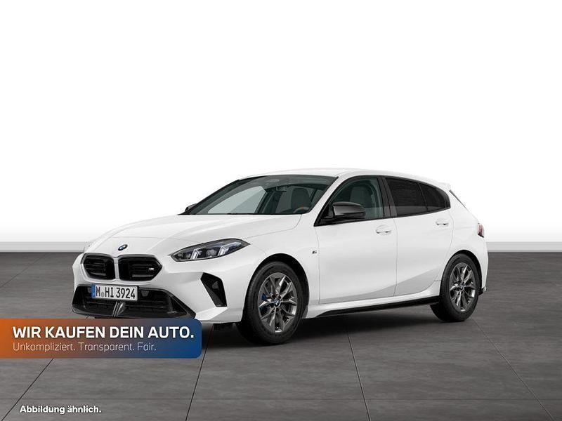 Gebraucht BMW M135 Shadowline 317 PS (233 kW) 2025 Alpinweiss Kleinwagen