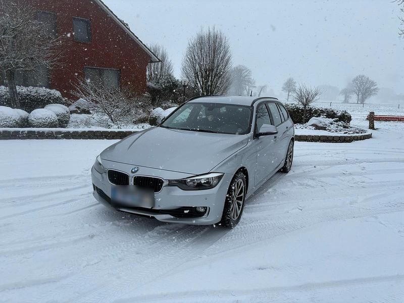 Silber Gebraucht 2014 BMW 318 Kombi | 9.900 € (Guter Preis) - Bild 1/4