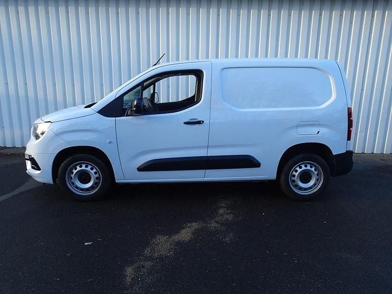 Gebraucht Opel Combo 102 PS (75 kW) 2023 Weiß Limousine