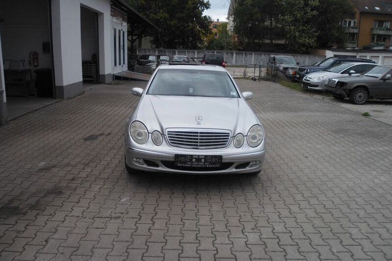 Gebraucht Mercedes E320 224 PS (164 kW) 2003 Silber Limousine