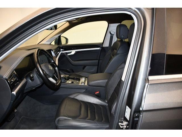 Gebraucht VW Touareg Elegance 231 PS (169 kW) 2020 Siliziumgrau metallic SUV