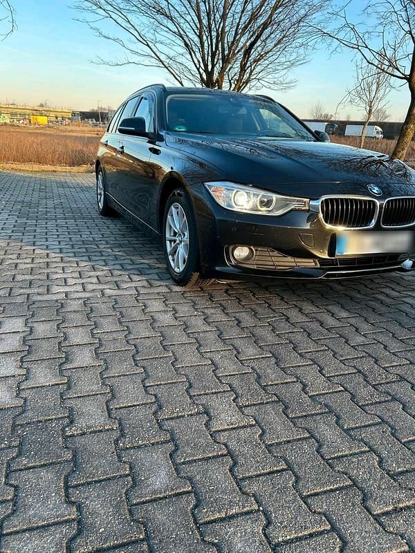 Gebraucht BMW 320 184 PS (135 kW) 2014 Schwarz Kombi