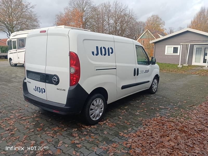 Gebraucht Opel Combo 95 PS (69 kW) 2017 Weiß Van / Kleinbus