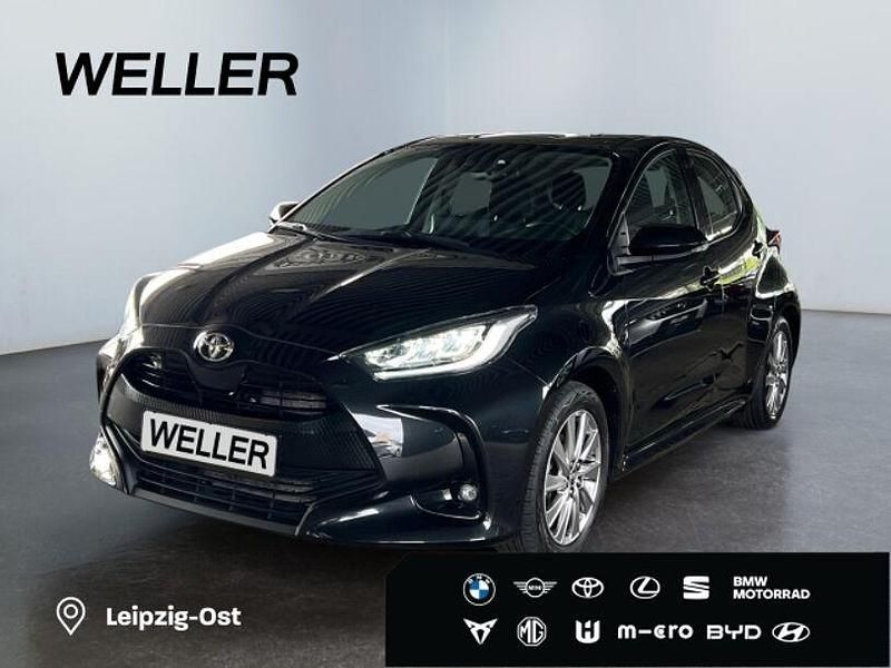 Schwarz Gebraucht 2024 Toyota Yaris Team Kleinwagen | 18.490 € - Bild 1/3