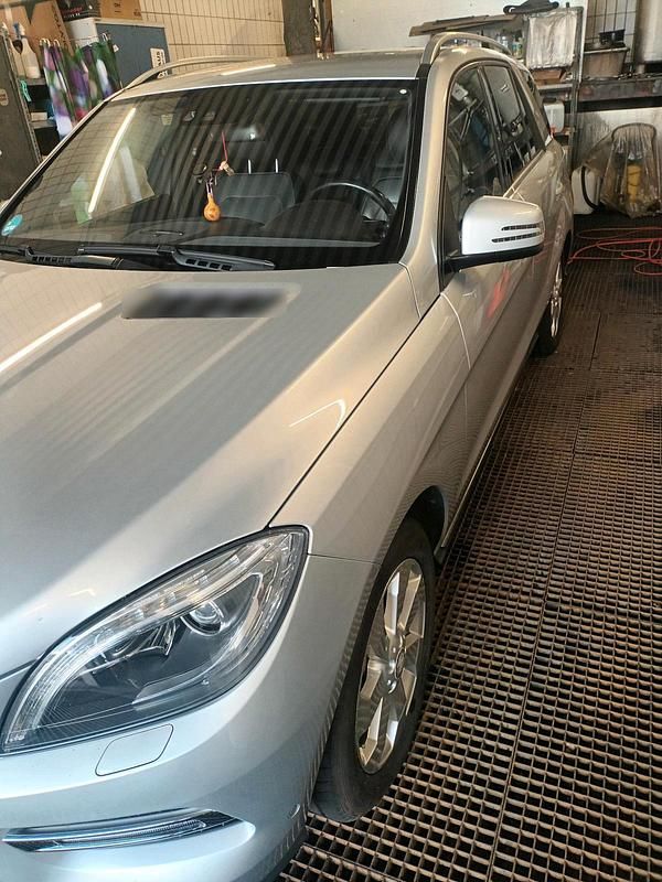 Gebraucht Mercedes ML350 258 PS (189 kW) 2013 Silber SUV