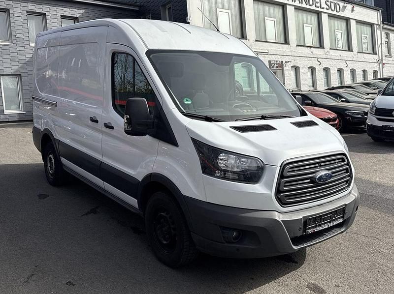 Gebraucht Ford Transit Trend 131 PS (96 kW) 2018 Weiß Limousine