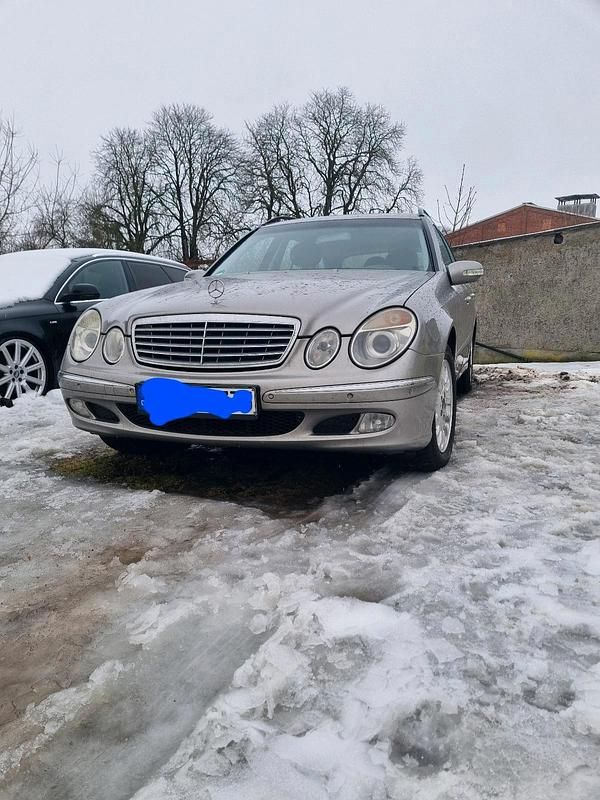Gebraucht Mercedes E320 243 PS (178 kW) 2004 Silber Kombi