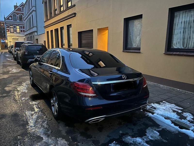 Gebraucht Mercedes E350 Avantgarde 258 PS (189 kW) 2017 Limousine