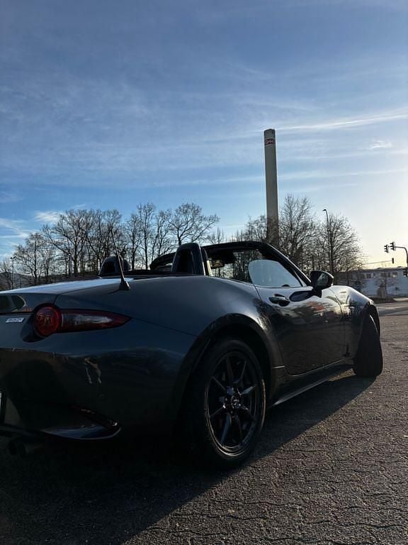 Gebraucht Mazda MX5 Sports-Line 131 PS (96 kW) 2015 Grau Cabrio