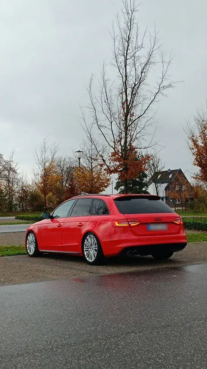 Gebraucht Audi A4 Competition 177 PS (130 kW) 2015 Rot Kombi