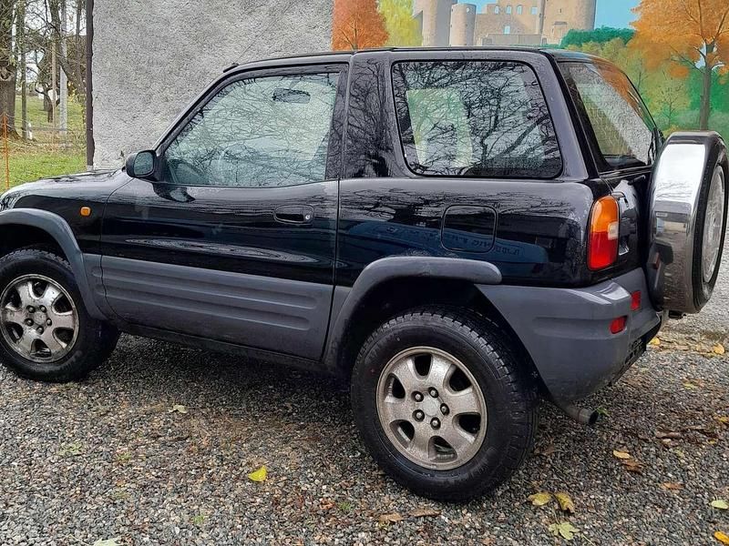 Schwarz Gebraucht 1995 Toyota RAV4 SUV | 4.500 € - Bild 1/4