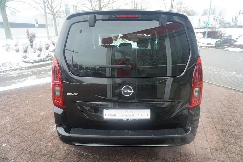 Gebraucht Opel Combo Life Elegance 131 PS (96 kW) 2022 Schwarz Van / Kleinbus