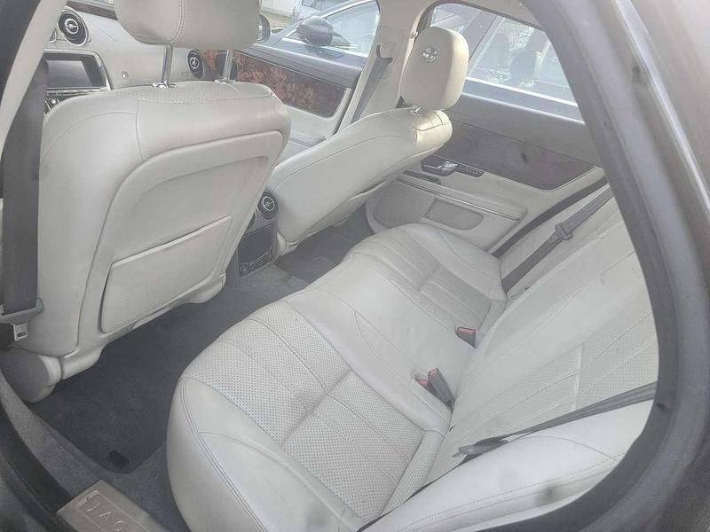 Gebraucht Jaguar XJ Portfolio 340 PS (250 kW) 2012 Grau Limousine